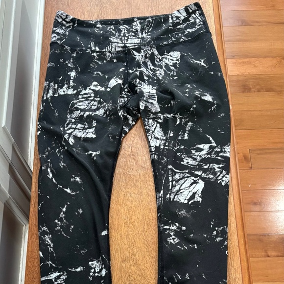 Alo leggings size Medium - Picture 1 of 6